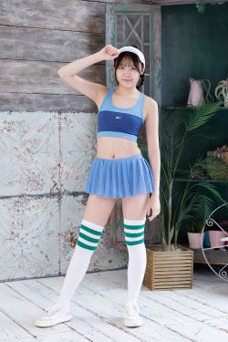 丝恋摄影 No.010 泡芙 – 红色毛衣 小白裙 厚白丝袜 白色板鞋(228P)