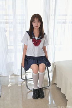 物恋传媒 No.2567 萌萌 – 短靴、白棉袜、裸足、jk制服(150P)