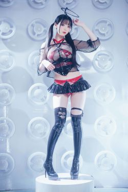 [秀人XiuRen] 2025.10.21 No.10893 特蕾莎(57P)