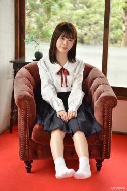 物恋传媒 No.2490 茯苓 – 长靴、白棉袜、裸足(180P)