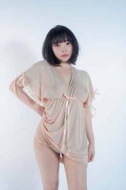 物恋传媒 No.2490 茯苓 – 长靴、白棉袜、裸足(180P)