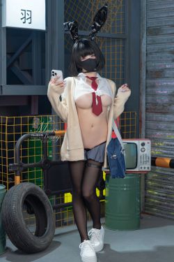 娅轩ELVA – 风衣下的红色(75P)