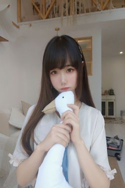 迷之呆梨 (发条少女)[fantia] 睡衣(16P)