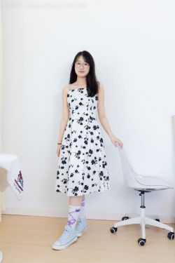 萌系小姐姐 蜜汁猫裘 – 黑天鹅(74P)