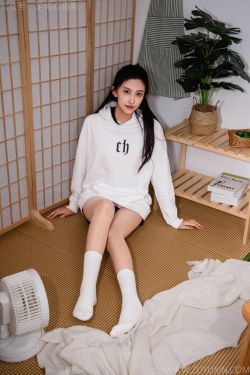 甜予摄影 No.165 贝壳 – 板鞋、白棉袜、裸足(130P)