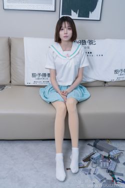 甜予摄影 No.154 澜澜 – 帆布鞋、白棉袜、薄灰丝、跺脚抖腿剧情(129P)