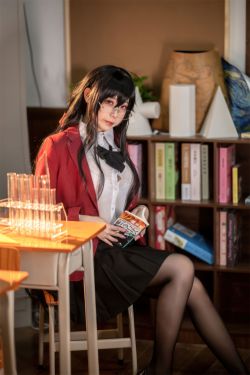 物恋传媒 No.2346 菜菜 – 运动鞋、厚黑丝、裸足(167P)