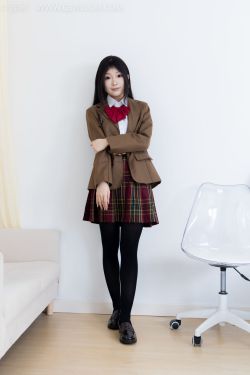 可可西yyy – 红色连体衣(19P)