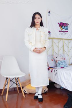 动漫博主蠢沫沫 – 金发蝴蝶结(94P)