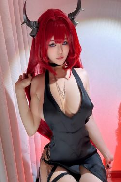 白濱美兎 – 夏、背伸び(70P)