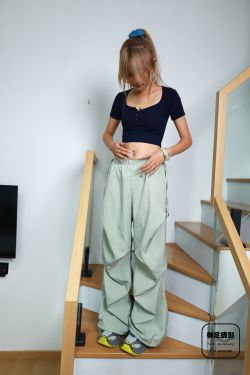 物恋传媒 No.2358 闪闪 – 舞蹈服、舞蹈鞋、白棉袜、厚白丝、厚灰丝、薄肉丝(150P)