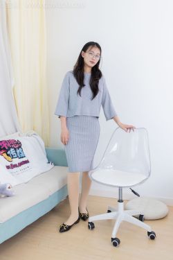 物恋传媒 No.2358 闪闪 – 舞蹈服、舞蹈鞋、白棉袜、厚白丝、厚灰丝、薄肉丝(150P)