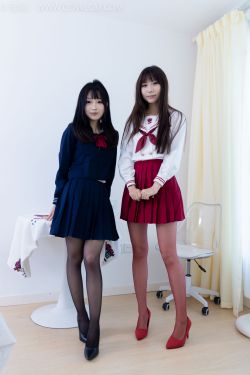 物恋传媒 No.2352 泡泡&嘟嘟 – 高跟鞋、油亮薄红丝、油亮薄黑丝、jk制服(175P)