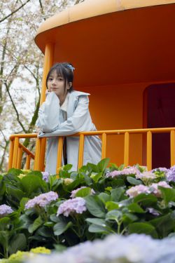 甜予摄影 No.143 璇璇 – 高跟鞋、裸足、泡脚涂抹婴儿油以及踩蛋糕剧情(168P)