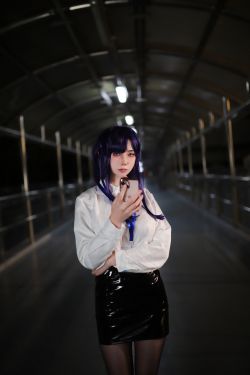 白濱美兎 – 夏、背伸び(70P)