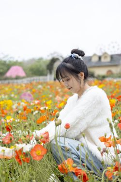 朝日ななみ – 22歳の純真ビキニ(64P)