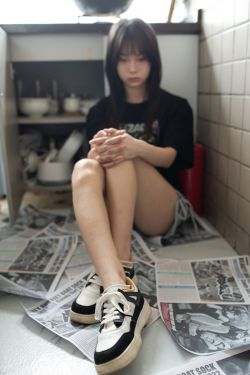 いけちゃん – アンニュイな素肌(12P)