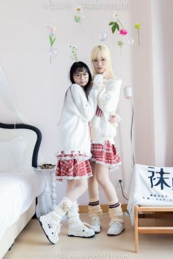 Natsuko夏夏子 – 碎花围裙(55P)