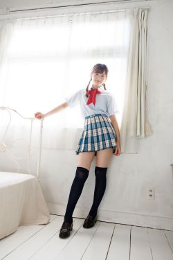 Pary摄影 No.153 小美 新模女炜玲展示36码超白小脚(103P)