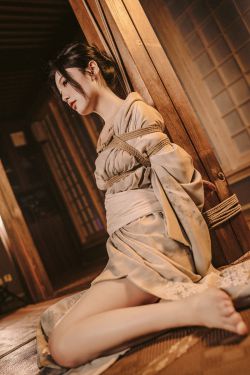杨晨晨 – 黄色配肉丝(9P)